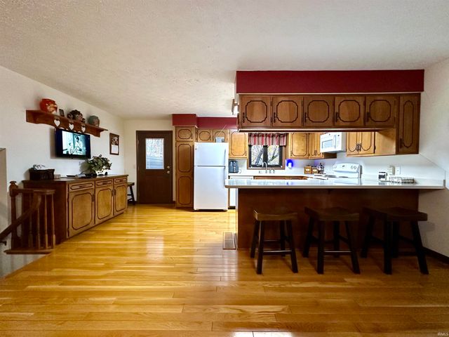 3031 S US Highway 231, Huntingburg, IN 47542