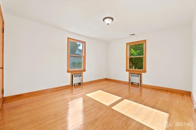 3 Dix Street, New Brunswick, NJ 08901