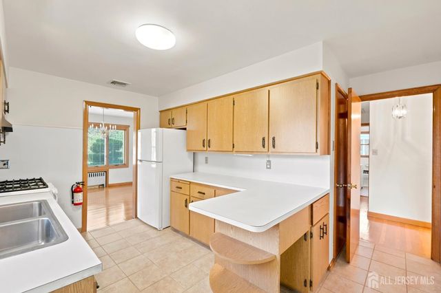 3 Dix Street, New Brunswick, NJ 08901