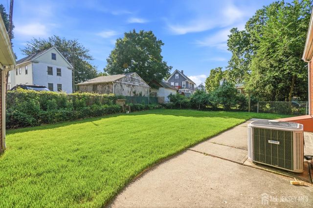 3 Dix Street, New Brunswick, NJ 08901
