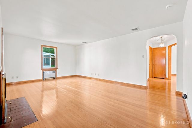 3 Dix Street, New Brunswick, NJ 08901