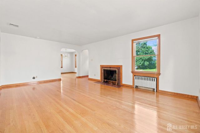 3 Dix Street, New Brunswick, NJ 08901