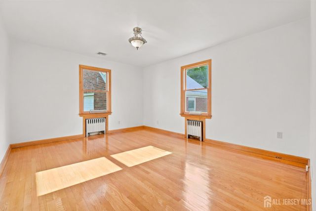 3 Dix Street, New Brunswick, NJ 08901