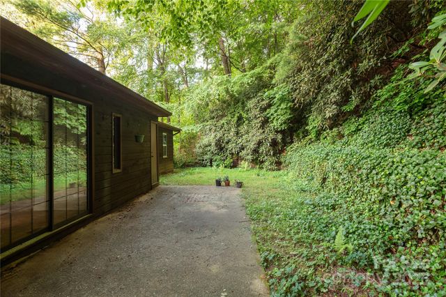 232 Stone Brook Drive, Hendersonville, NC 28791