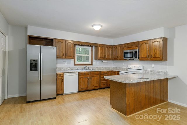 232 Stone Brook Drive, Hendersonville, NC 28791