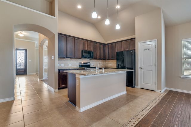 2400 Sabine Circle, Royse City, TX 75189