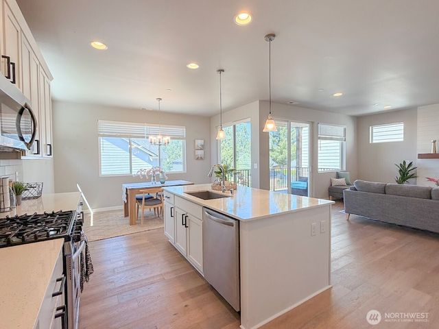 6843 46th Street NE, Marysville, WA 98270