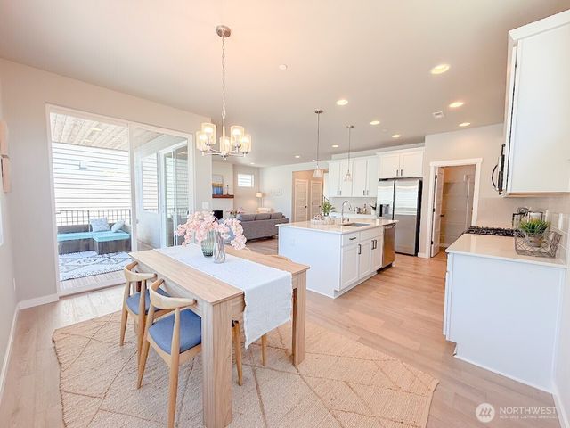 6843 46th Street NE, Marysville, WA 98270