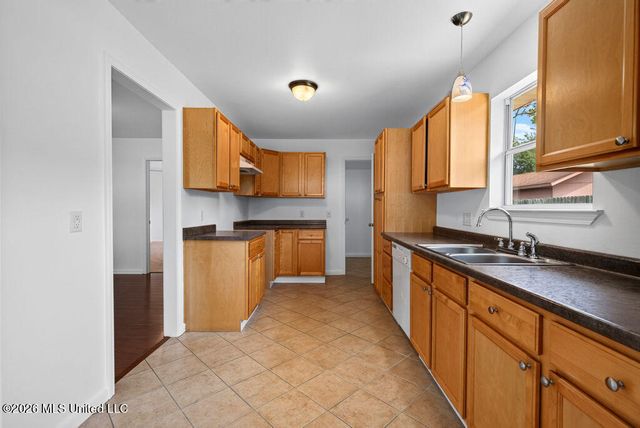 328 Teringo Circle, Ocean Springs, MS 39564
