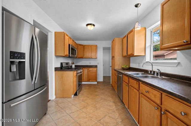 328 Teringo Circle, Ocean Springs, MS 39564