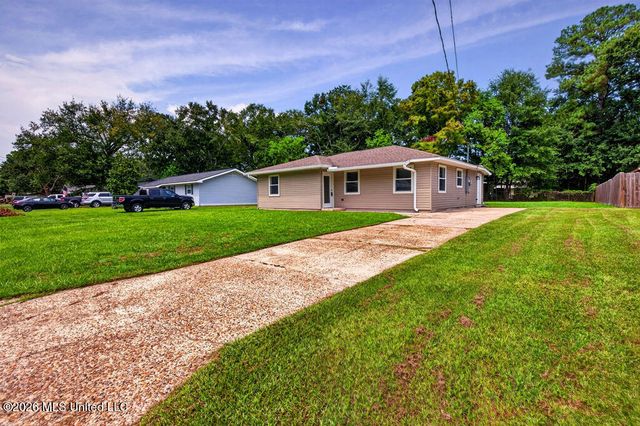 328 Teringo Circle, Ocean Springs, MS 39564