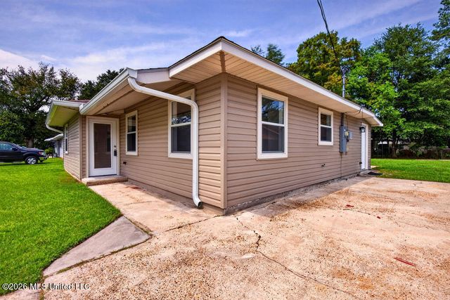 328 Teringo Circle, Ocean Springs, MS 39564