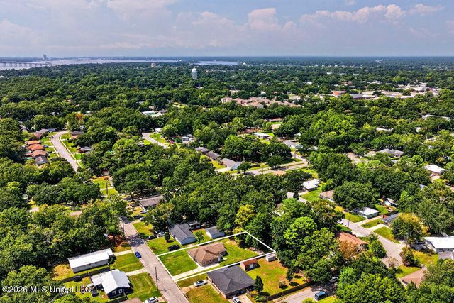 328 Teringo Circle, Ocean Springs, MS 39564