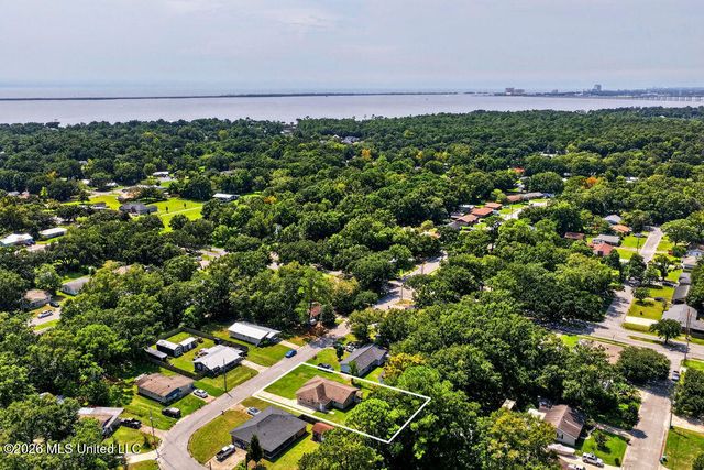328 Teringo Circle, Ocean Springs, MS 39564