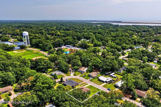 328 Teringo Circle, Ocean Springs, MS 39564