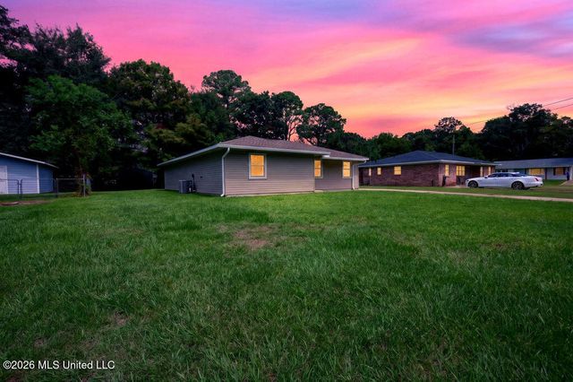 328 Teringo Circle, Ocean Springs, MS 39564