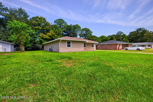 328 Teringo Circle, Ocean Springs, MS 39564