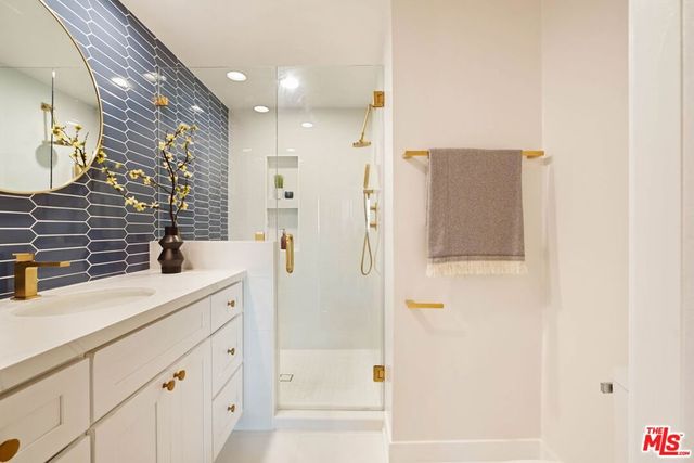 531 N Rossmore Avenue PHA, Los Angeles, CA 90004