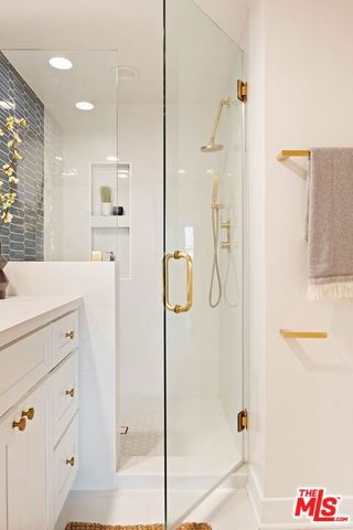 531 N Rossmore Avenue PHA, Los Angeles, CA 90004