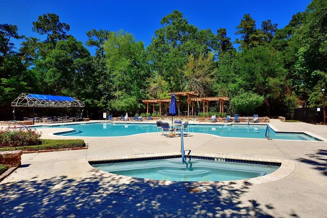 15 Lilac Ridge Place, The Woodlands, TX 77384