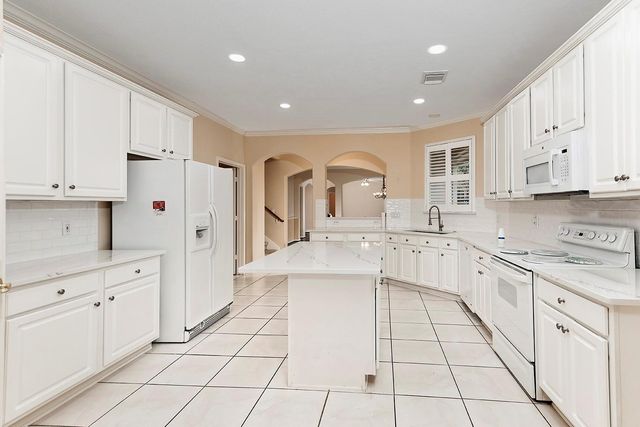 15 Lilac Ridge Place, The Woodlands, TX 77384