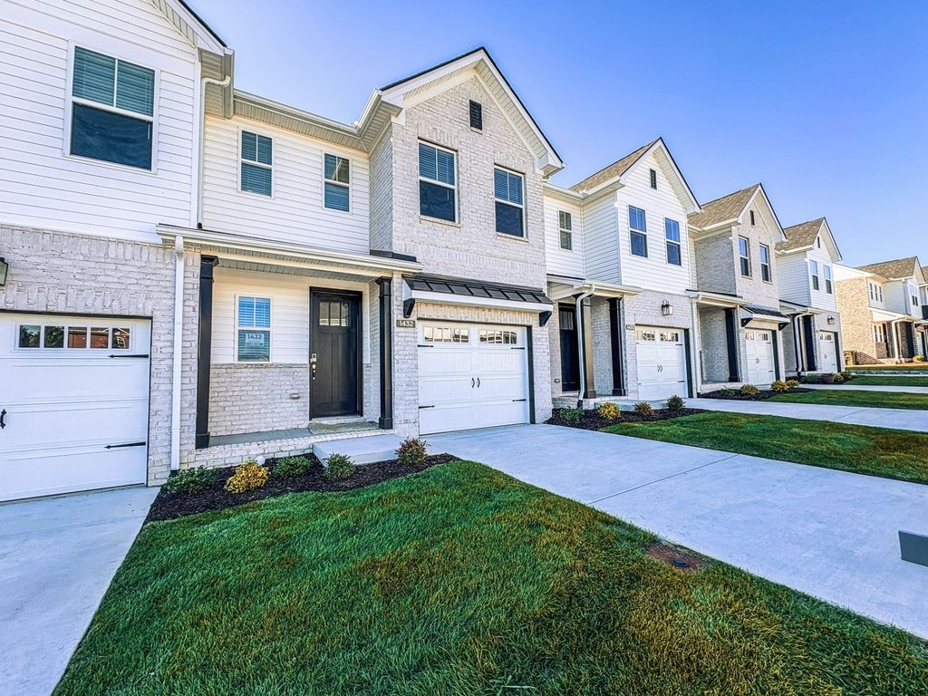 1337 Halter Park Dr, Gallatin, TN 37066