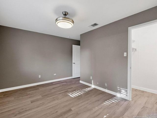 2870 Burning Rock, San Antonio, TX 78247