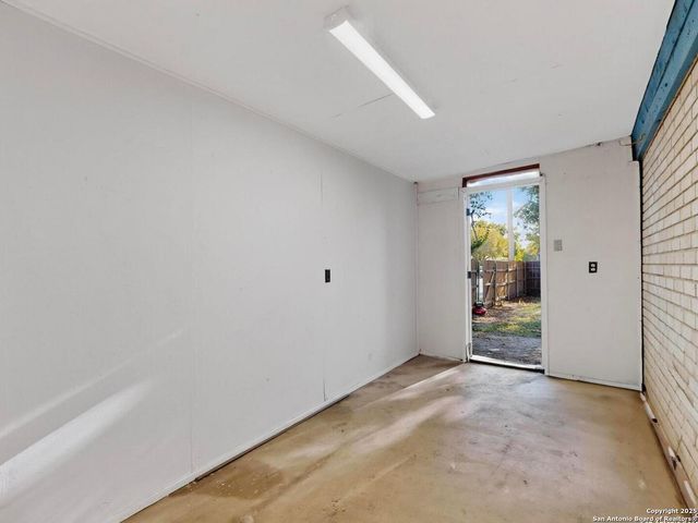 2870 Burning Rock, San Antonio, TX 78247