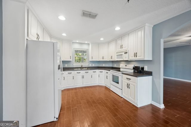 183 Rainbow Lane, Woodbine, GA 31569