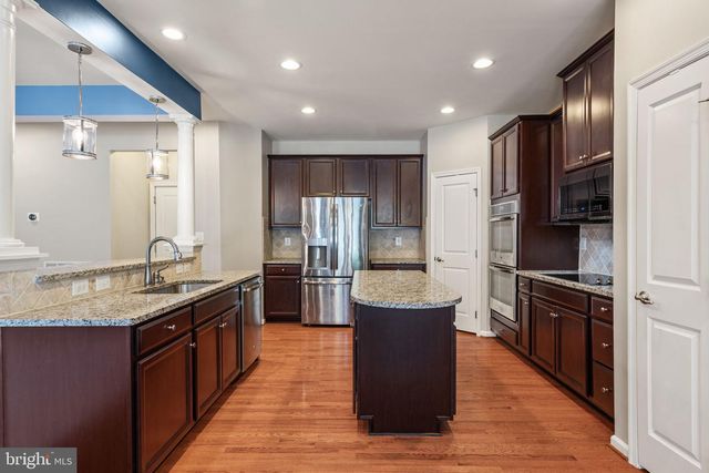 3175 FLEDGLING CIR, Woodbridge, VA 22193