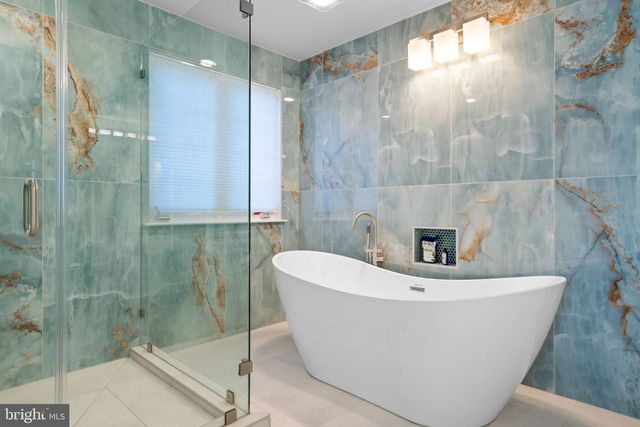 3175 FLEDGLING CIR, Woodbridge, VA 22193