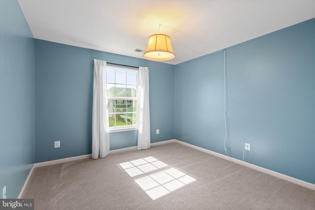 3175 FLEDGLING CIR, Woodbridge, VA 22193