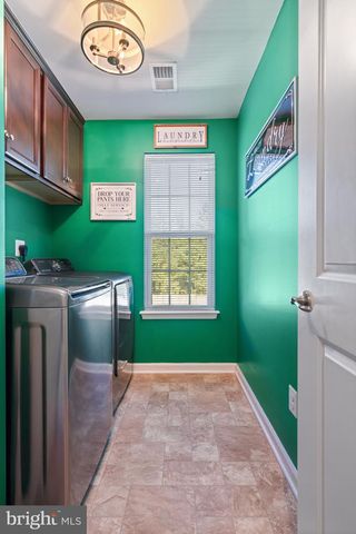 3175 FLEDGLING CIR, Woodbridge, VA 22193