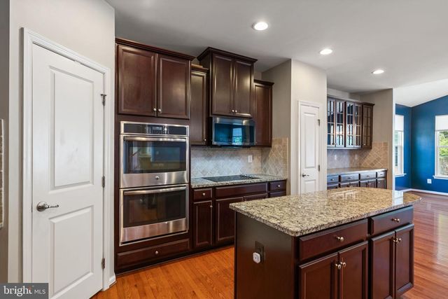 3175 FLEDGLING CIR, Woodbridge, VA 22193