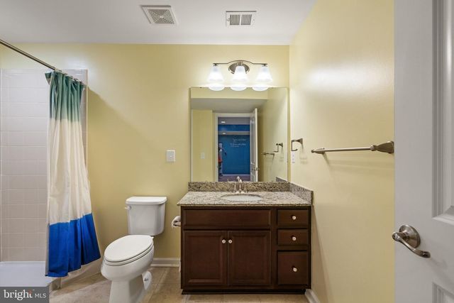 3175 FLEDGLING CIR, Woodbridge, VA 22193