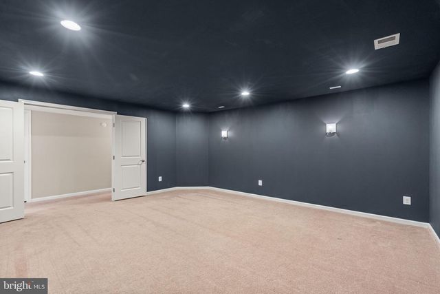 3175 FLEDGLING CIR, Woodbridge, VA 22193