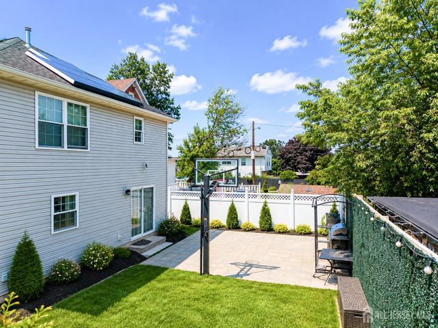 14 Luther Avenue, Hopelawn, NJ 08861