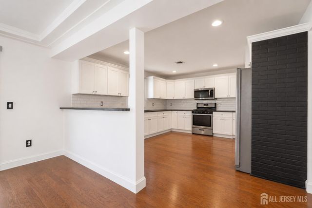 14 Luther Avenue, Hopelawn, NJ 08861