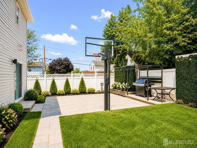 14 Luther Avenue, Hopelawn, NJ 08861