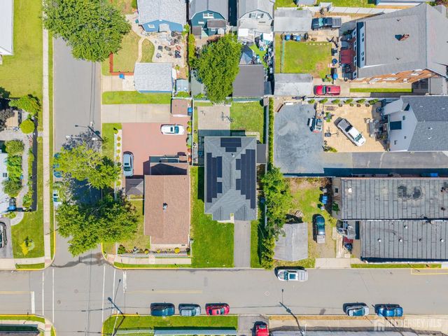 14 Luther Avenue, Hopelawn, NJ 08861