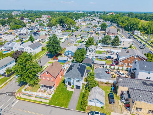 14 Luther Avenue, Hopelawn, NJ 08861