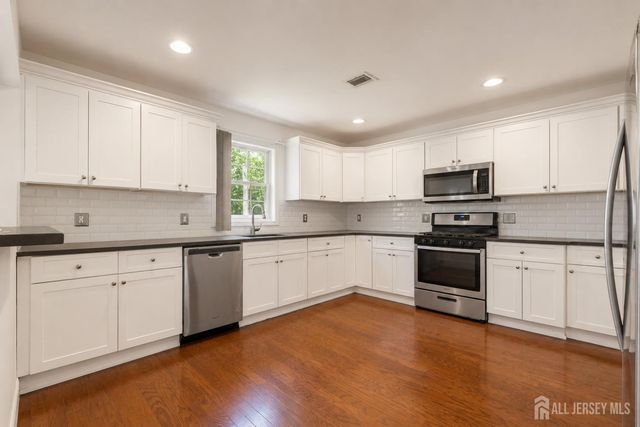 14 Luther Avenue, Hopelawn, NJ 08861