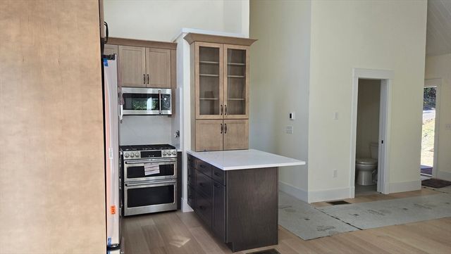 639 E Broadway A, Haverhill, MA 01830