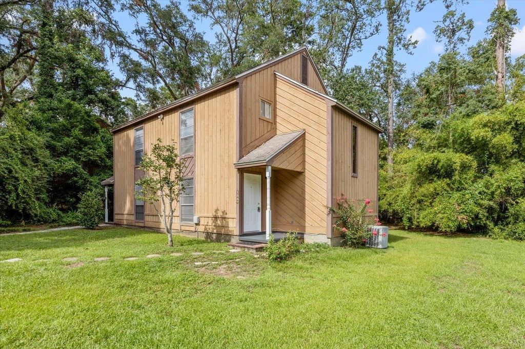 1557 Live Oak Drive, Tallahassee, FL 32301