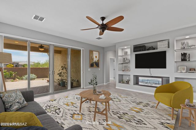 8464 N VAN CLEEVE Lane, Tucson, AZ 85743