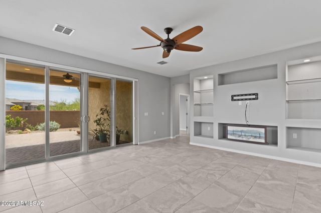 8464 N VAN CLEEVE Lane, Tucson, AZ 85743