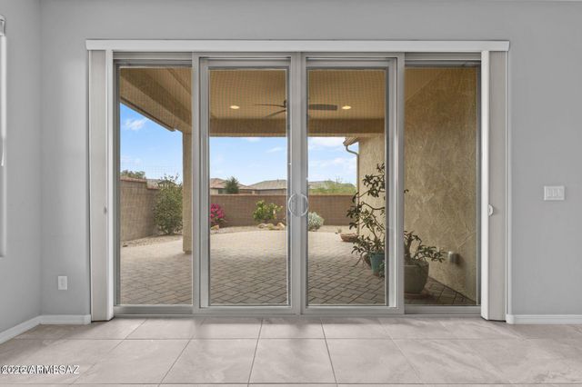 8464 N VAN CLEEVE Lane, Tucson, AZ 85743