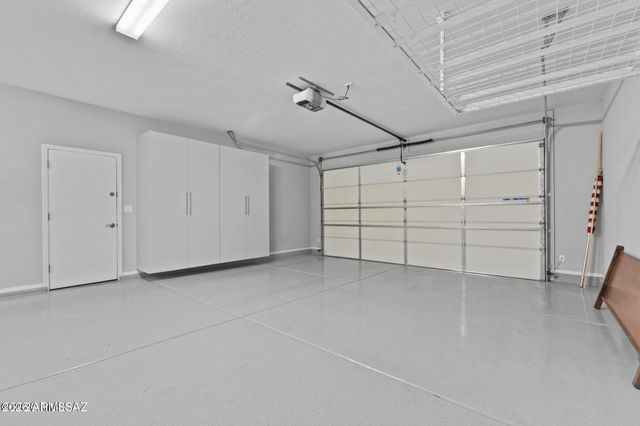 8464 N VAN CLEEVE Lane, Tucson, AZ 85743