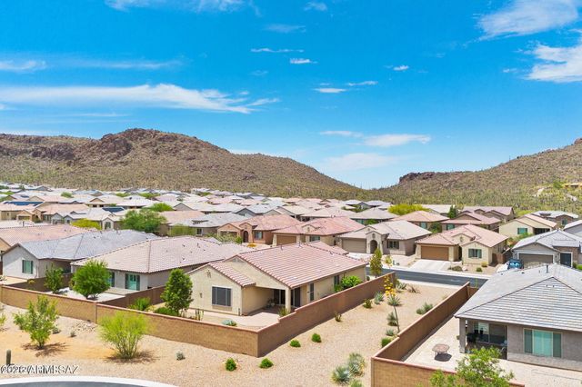 8464 N VAN CLEEVE Lane, Tucson, AZ 85743