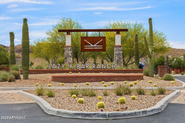 8464 N VAN CLEEVE Lane, Tucson, AZ 85743